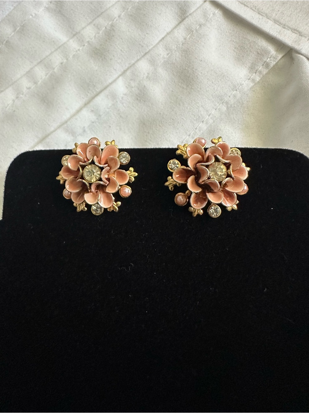 MCM Vintage thread back earrings EUC